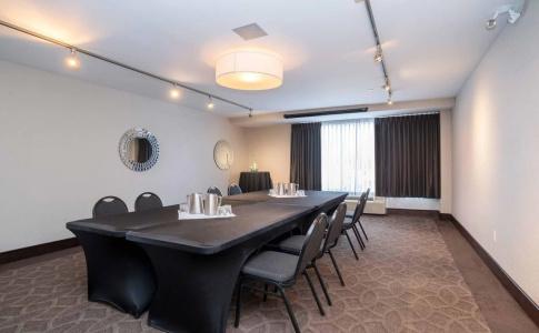 Sandman & Suites South - 11