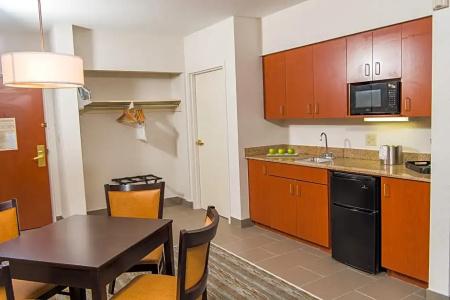 Holiday Inn Express & Suites-Summit Township, an IHG - 45