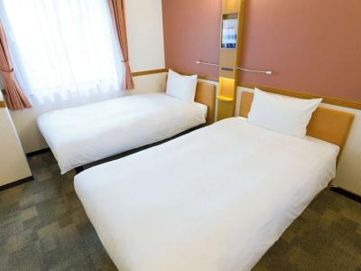 Toyoko Inn Hyogomachi - 78