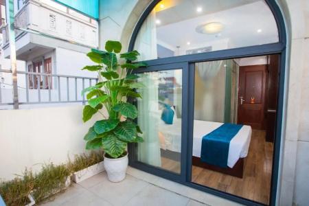 Bella Rosa Suite & Spa - 89