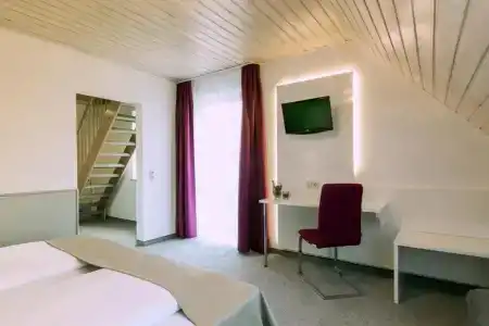 Hellers Twenty Four Ii -24h-Check-In- - 34