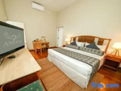 Castle Hill Bungalow - 79