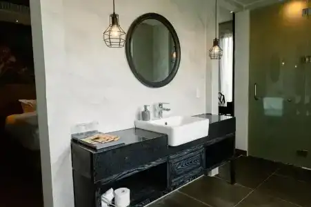 Shining Riverside & Spa - 8