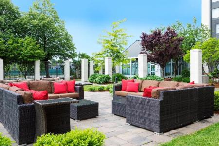 Courtyard by Marriott Boston Logan Airport - 17