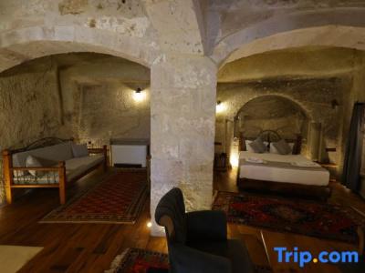 Sarnich Cave Suites - 169