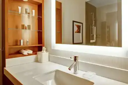 Hilton/Meadowvale - 64