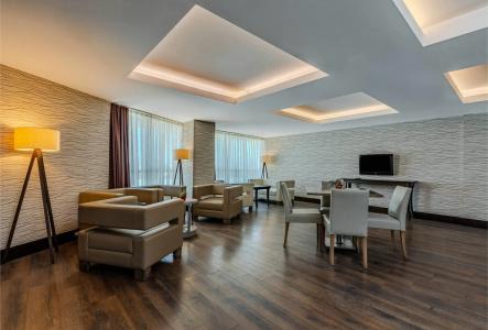 Ramada Plaza By Wyndham Izmir - 2