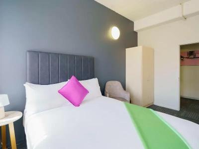 Ibis Styles - 77