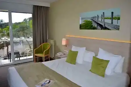 Best Western Plus Le Roof Vannes Bord De Mer - 91
