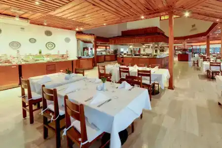Montana Pine Resort - All Inclusive - 46