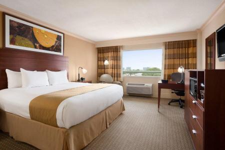DoubleTree by Hilton Dallas - Love Field - 6