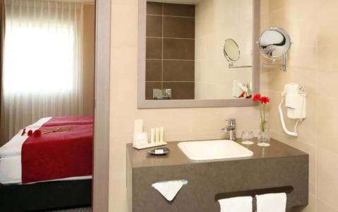 Golden Tulip Kassel Reiss - 70