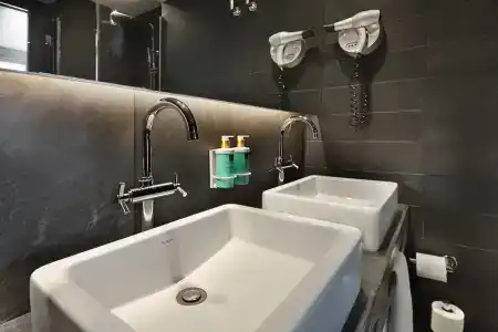 Novotel Barcelona City - 9