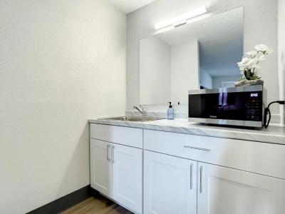 TraveSuites by Wyndham East Gate Orange - 20