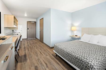 Comfort Suites - 21