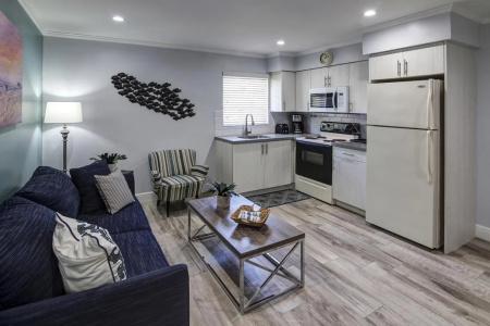 May-Dee Suites in Florida - 13