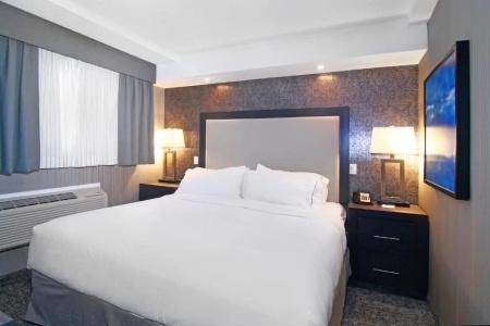 Holiday Inn Express and Suites, an IHG - 63