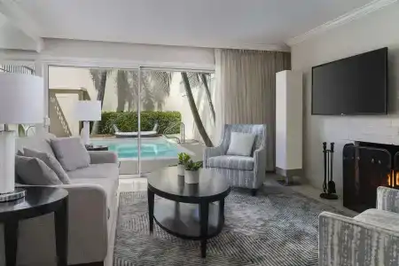 Hyatt Regency - 68