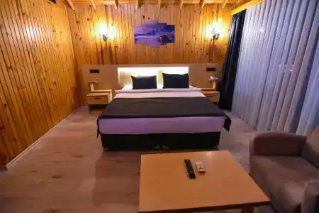 Sandal Otel - 61