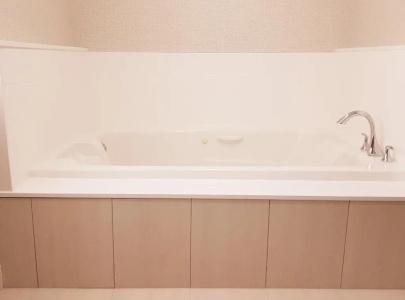 Holiday Inn Express and Suites, an IHG - 102