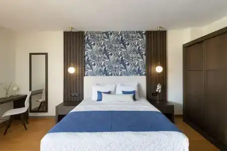 Blue Bay - 100