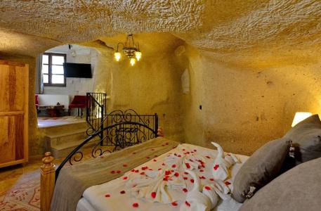 Caftan Cave Suites - 44