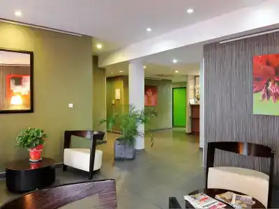 Appart-Hôtel Mer & Golf City Perpignan Centre - 1