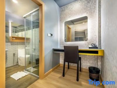 Qiu Sukhumvit - 55