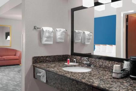 Baymont by Wyndham Miami Doral - 42