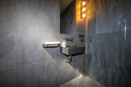 North Mountain View Suites - 7