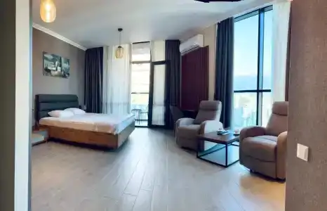 Season Suite Apart - 38