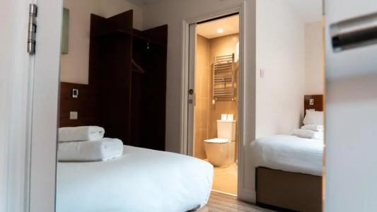 Chelsea Guest House - 61