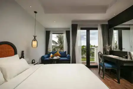 Shining Riverside & Spa - 52