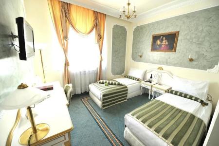 Queen's Astoria Design - 33
