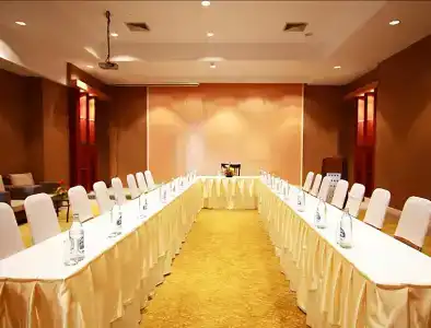 Golden Crown Grand - 14