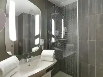 ibis Genève Centre Gare - 5