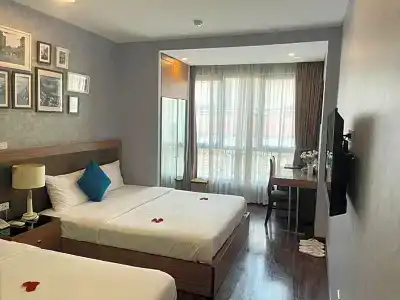 Golden Moon Suite - 35