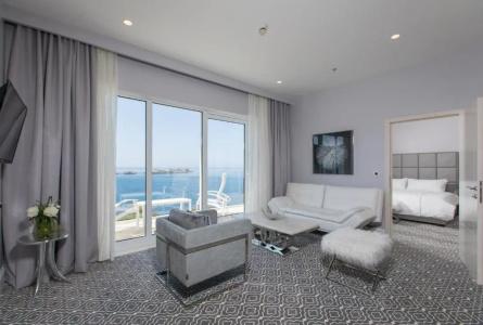 Royal Palm - 103