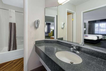 La Quinta Inn by Wyndham Tucson East - 8