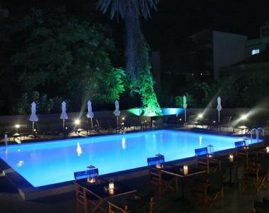 Amphitryon Boutique - 24
