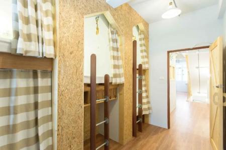 Barn & Bed Hostel - 30