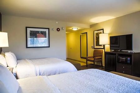 Hampton Inn & Suites - 37