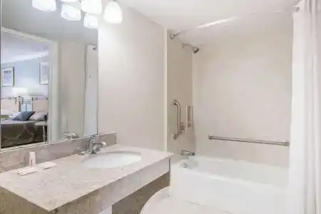 Super 8 by Wyndham Ft Walton Beach - 5