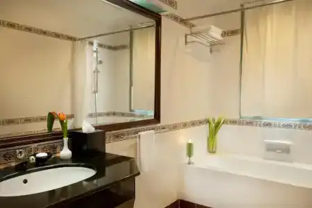 Diamond Westlake Suites - 79