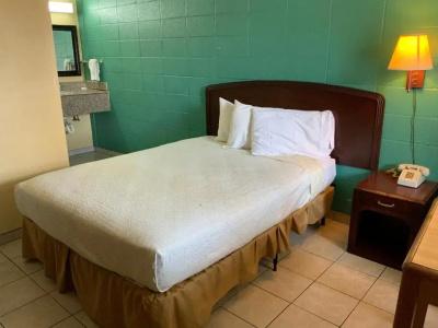 Pinn Road Inn and Suites Lackland AFB and Seaworld - 26