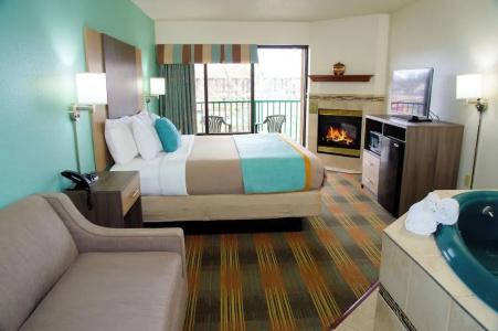 Pigeon River Inn - 192