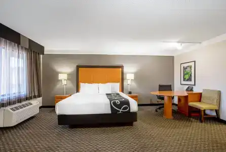 La Quinta Inn by Wyndham Tucson East - 4