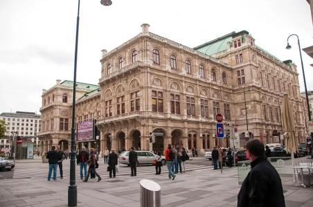Opera Suite - 52