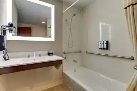 Barrington & Suites - 33