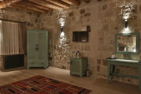 Acropolis Cave Suite - 45